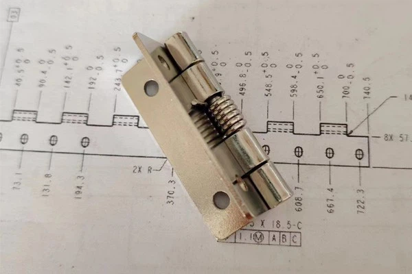 Metal Spring Hinges Are Made Of Pure Iron And Are Specially Treated To Be Strong And Durable. They Are Commonly Found On Factory Warehouse Doors.